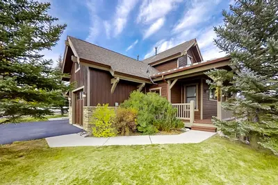 Image de Attractive & Spacious Countryside Home w/Firepit, Private W/D, Free WiFi, Patio