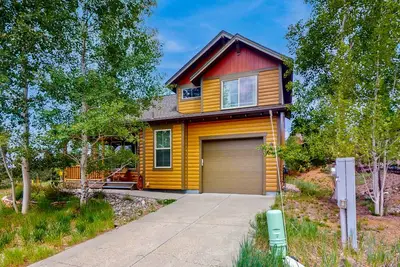 Image de Ski-in/Ski-Out Home in Granby Ranch w/Shared Pool & Hot Tub, WiFi - Near Lift