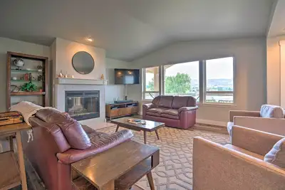 Image de Manson Villa w/ Hot Tub ~ 1 Mi to Wineries!