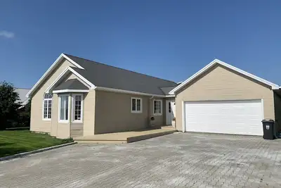 Image de Cheerful 4-bedroom home with hot tub and gym