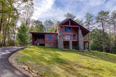 Image de Elmwood Lodge | 2br + Bunks Near Pigeon Forge