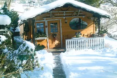 Image de Chalet Ă Caroles avec une forĂŞt voisine