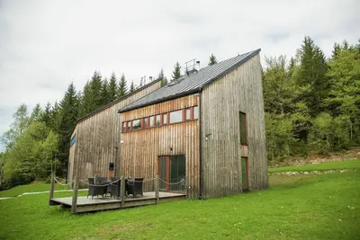 Image de Paisible maison de vacances avec grande terrasse
