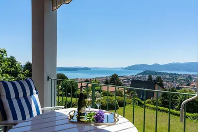 Image de Maison de vacances à Verbania avec balcon