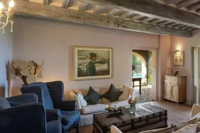 Image de Villa sur un domaine viticole avec piscine
