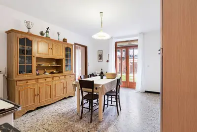 Image de Maison de vacances simpliste Ă Predosa avec jardin