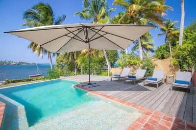 Image de Villa Manzelle 5 Bedrooms at the water's edge