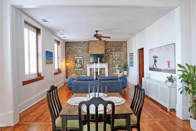 Image de The Perch on Jefferson: Parking Pass Included! Sunlit Skies and City Views