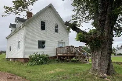 Image de Lena's Place is situated in the center of beautiful Five Islands, Nova Scotia