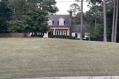 Image de “Game-Day Retreat: 3br Home Minutes from Vaught Hemingway & The Square”