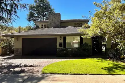 Image de Crescent House - Tranquil Downtown Home