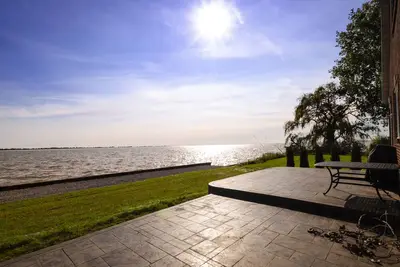 Image de Lakefront Paradise With Boat Access