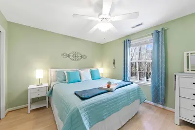 Image de Family friendly close to Oc, pool access