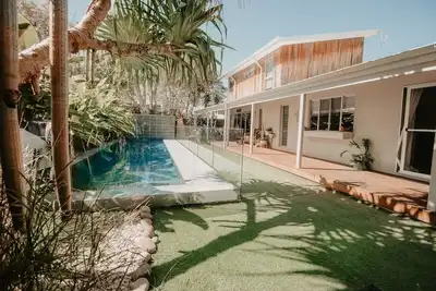 Image de Gorgeous 5 bedroom beach house. Dog/Kid Friendly.