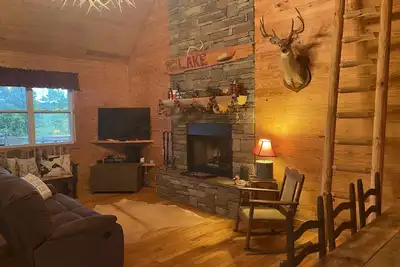 Image de Cozy Smith Lake Cabin with Flat Lot in Double Springs/Bankhead- Pet Friendly