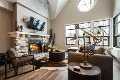 Image de Les Eaux 227-5 / Luxueux condo 2 chambres, Les Eaux 227-5 / Peaceful mountain retreat