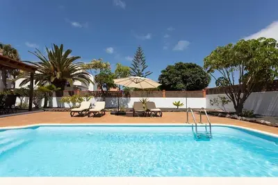 Image de Beautiful villa with pool ideal for families or groups of friends