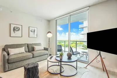 Image de Bay & Pool View! Modern 1Bdrm-Miami Design Dist