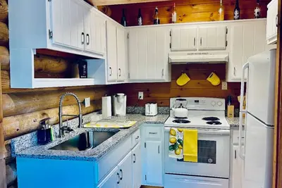 Image de Dahlonega Wine Country Escape, Renovated Creekside Cabin with Large Yard & Bbq!