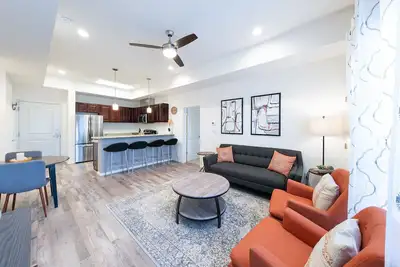 Image de 1o | Charm in Katy Asian Town & Marketplace