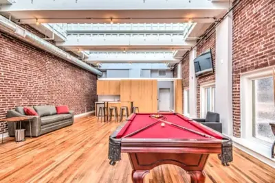 Image de Historic Bank on Madison | Luxury Space & Game Room Downtown