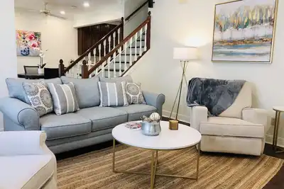 Image de 💙The Vaught House ❤️- Less than a mile to the Square