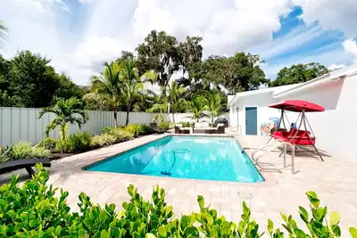 Image de 4Bd 4Ba private, 4 kings bf, heated pool, sleeps 16+!