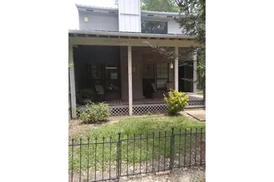 Image de Percy Quinn  Vacation Rental B