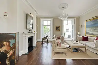 Image de Classical Living in Knightsbridge, by Veeve