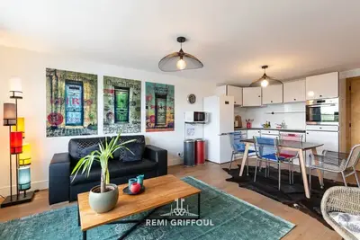 Image de L'Annexe du Cosmopolitain | Immeuble de Standing | 4 pers