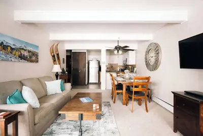 Image de Mtn View | Close to Lifts | Heated Pool | Copper