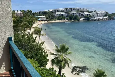Image de Direct Ocean Front, Steps to the Sandy beach, with Full Back up Generator