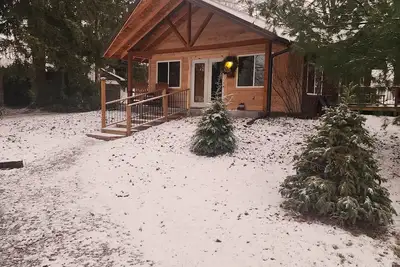 Image de Cozy (heated/Ac) clean cabin near Ohio side Pymatuning Lake