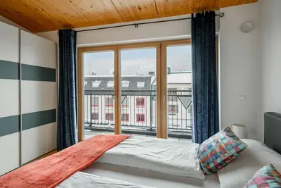Confortable appartement pour 8 personnes avec Wifi, Tv, terrasse, animaux admis et parking