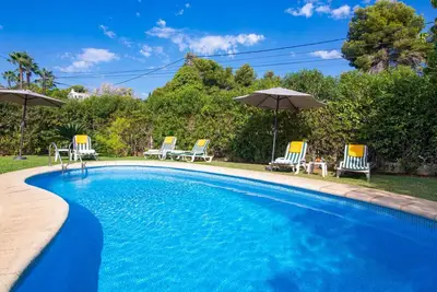 Image de Belle maison de vacances privée avec piscine privée, climatisation, Wifi et patio