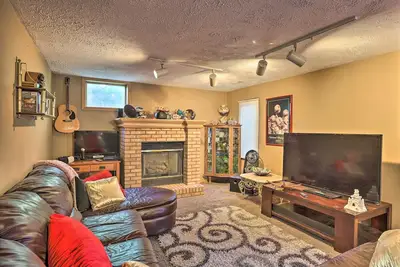 Image de Deluxe Omaha Escape w/ Game Room, Pool Access