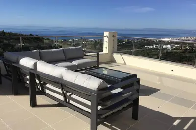 Image de Maison \"Penthouse de luxe près de Marbella\" vue mer, sauna partagé, climatisation et Wi-Fi