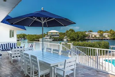 Image de Paradise Cove on the Gulf 5 bedroom 3 bath with pool and dockage, kayaks, bikes, paddleboards and more