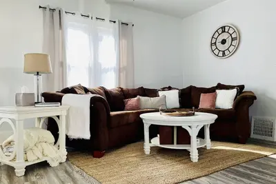 Image de The Chic Shack | Centrally Located 2br/1ba Home