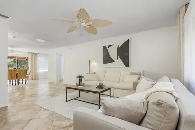 Image de Beautiful Entire House on a Canal W/ a Pool & Lanai - Serene & Private Setting! !
