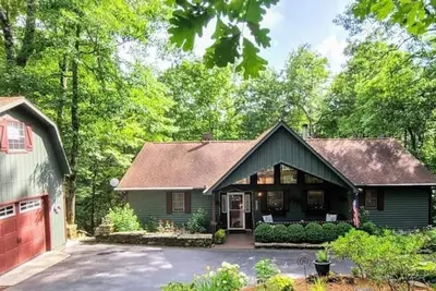 Sapphire Mountain Secluded Hideaway