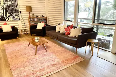 Image de Groovy Lorne Ocean View Log House, Pet Friendly (Freshly renovated)