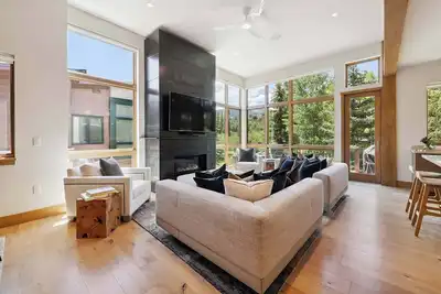 Image de Riverfront Townhome 07 - 4 Bedroom Residence