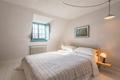 Simply gorgeous cottage in the conservation area of Deal, sleeping 6 guests, seconds from the beach