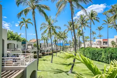 Image de Palms at Wailea 102. Top to Bottom Remodel with Ocean Views!