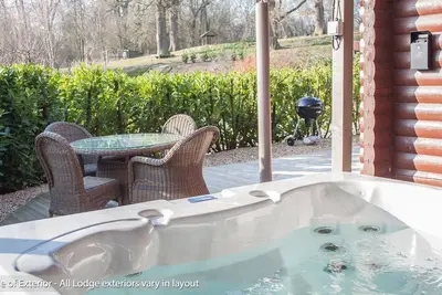 Image de Curlew Lodge - sleeps 4 | Hot Tub, Dog Friendly | 4* Gold Award