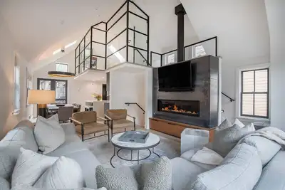 1st In Line: Mtn. Modern Home, Hot Tub & High End