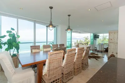 Image de Beautiful Beachfront condo in Nuevo Vallarta - With weekly housekeeping