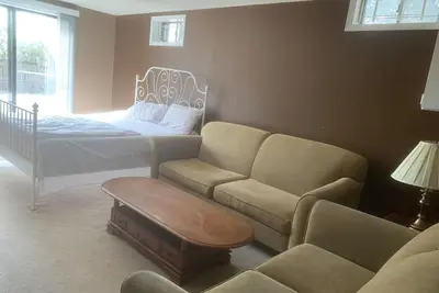 Image de Entire place, Ground level walkout Basement  with Huge backyard