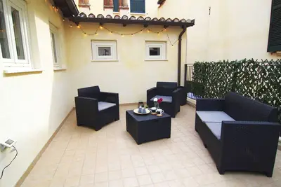 Image de Cozy House with Private Court in Historic Center Aq